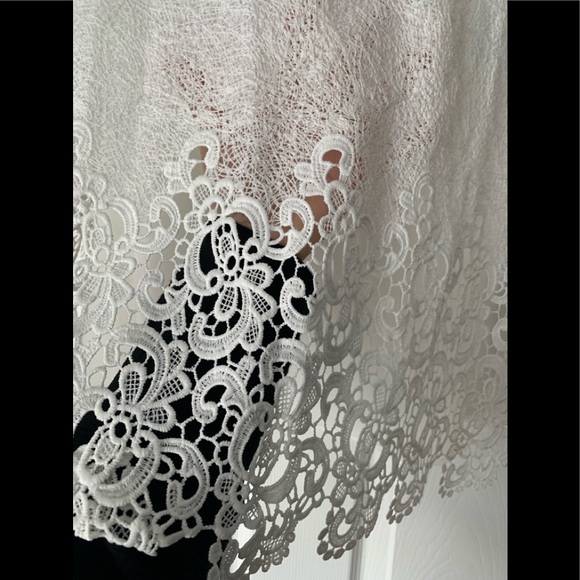 Harve’ Benard textured semi sheer - Picture 3 of 7